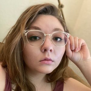 Meet your Posher, Abigail